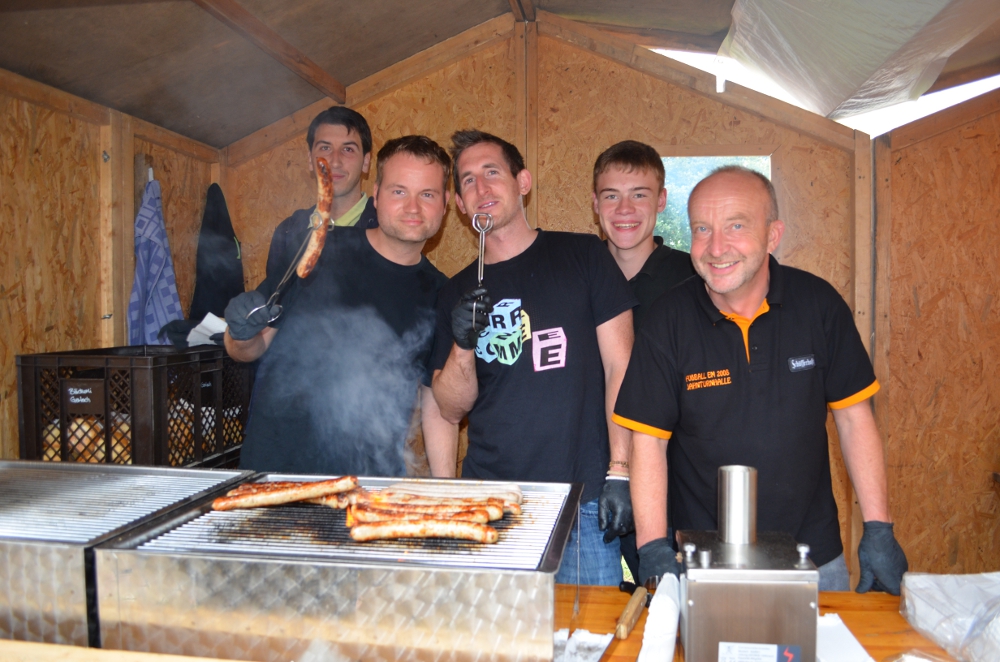 Frühschicht im Grill: Simon Rossbach, Martin Konze, Sebastian Lindemeyer, Fabian und Klaus Pfeffermann